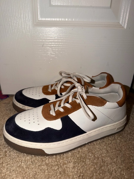 Steve Madden Other - Steve Madden Kids Low-Top Sneakers in White, Navy & Brown